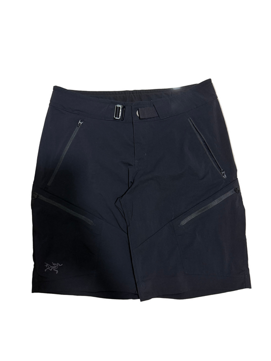 Arc’teryx Gamma Lightweight Shorts 9″ – Black (Lightly Worn)