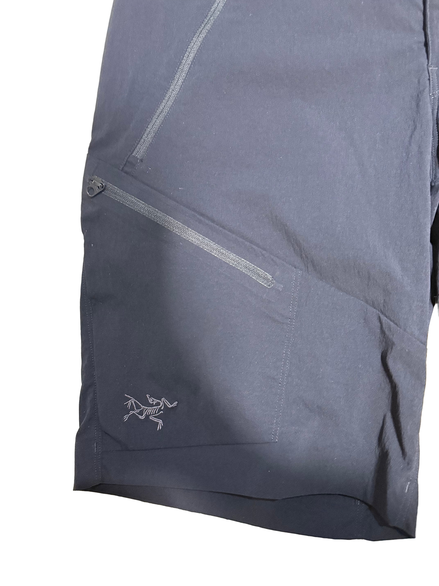 Arc’teryx Gamma Lightweight Shorts 9″ – Black (Lightly Worn)